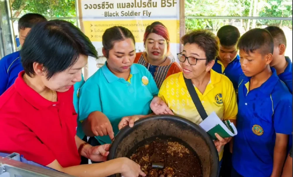 “4rd year of Food Waste Donation to the Wildlife Conservation Centers" and "Food Waste for Black Soldier Flies Feeding“ Project