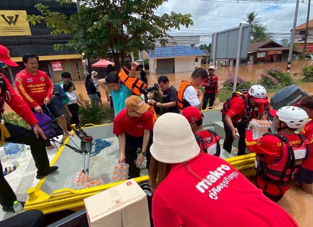 CP AXTRA Stands Alongside Thai Society in Every Circumstance, Supporting People Affected by Disasters